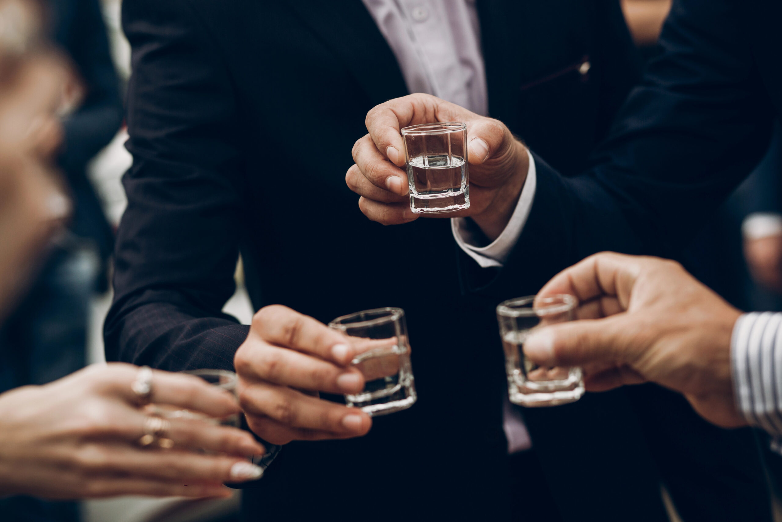 „Jak się cała Polska bawi” czyli pare słów o alkoholu, w obronie uczniów i nauczycielek ze Szkoły Podstawowej w Starachowicach.